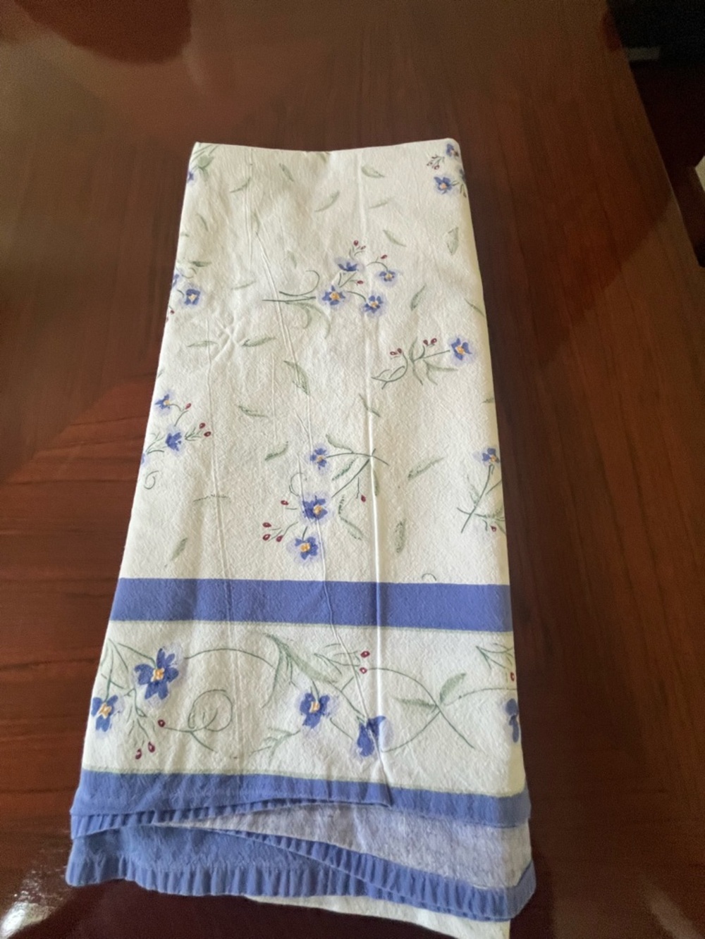 Vintage Blue Floral Printed Tablecloth - Picture 3 of 16